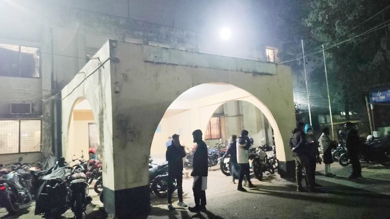 বরিশালে উদ্ভট আচরণে বিএম কলেজের ৪ শিক্ষার্থী সেনাবাহিনীর হাতে আটক
