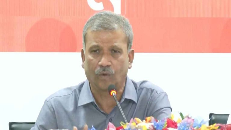 রাজনৈতিক দলগুলোর মতের ভিত্তিতে হবে সংস্কার: আসিফ নজরুল