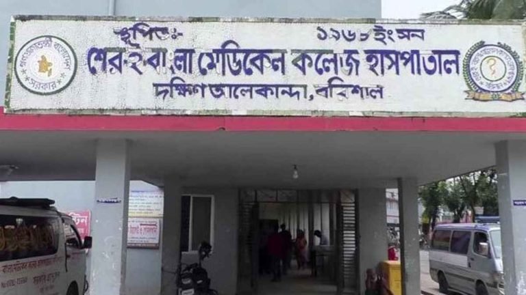 বরিশালে ঠান্ডাজনিত রোগে আক্রান্ত হচ্ছেন শিশু-প্রবীণরা