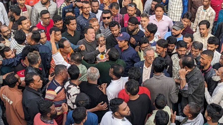 পটুয়াখালীতে বিএনপির কর্মী সমাবেশে দুই গ্রুপের সংঘর্ষ, আহত ৫