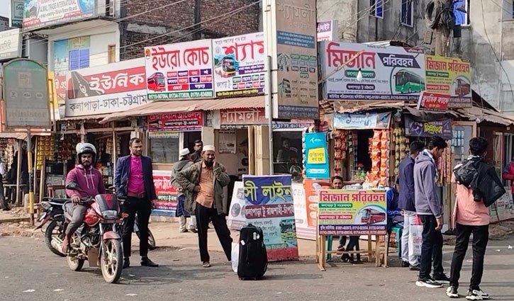 পটুয়াখালীতে অনির্দিষ্টকালের বাস ধর্মঘট, দুর্ভোগে যাত্রীরা