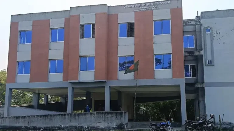 গলাচিপায় মাদ্রাসা সুপারের দুর্নীতির অভিযোগে পুনঃতদন্ত, স্বচ্ছতা নিয়ে প্রশ্ন