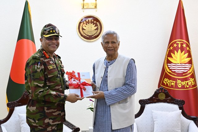 বিদেশি বিনিয়োগ বাড়াতে বেপজাকে প্রচারণা জোরদারের নির্দেশ : প্রধান উপদেষ্টা