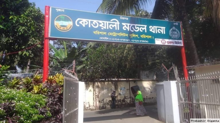 বরিশালে আওয়ামী লীগ নেতাকে কুপিয়ে জখম