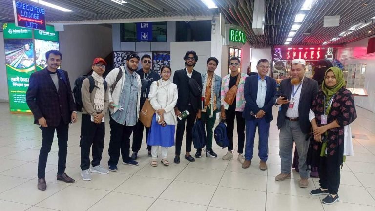 জুলাই গণঅভ্যুত্থানে আহত ৭ জনকে পাঠানো হলো সিঙ্গাপুরে