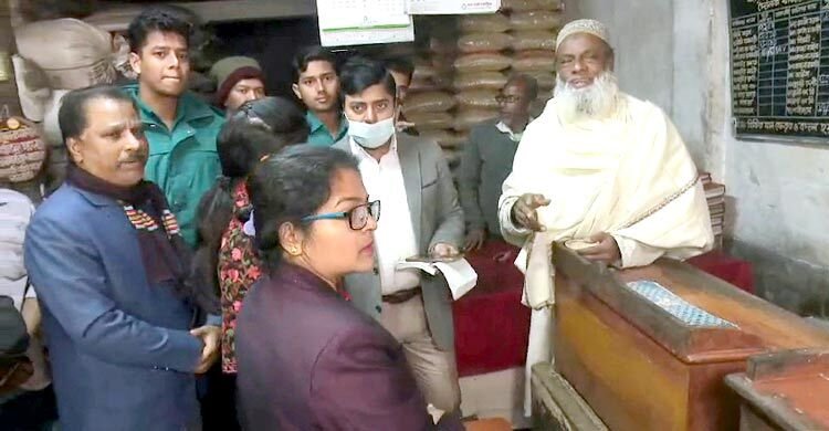 বরিশালে চাল ও তেলের বাজারে ভোক্তা অধিকার সংরক্ষণের অভিযান