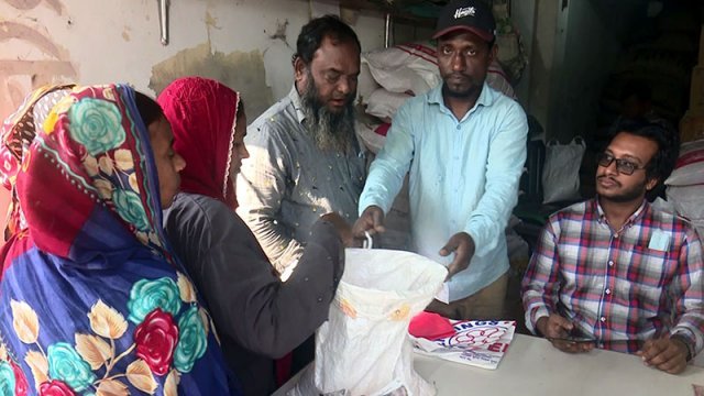 বরিশালে বাদ হচ্ছে ভুয়া তথ্য দেওয়া ৬০ হাজার টিসিবি কার্ড