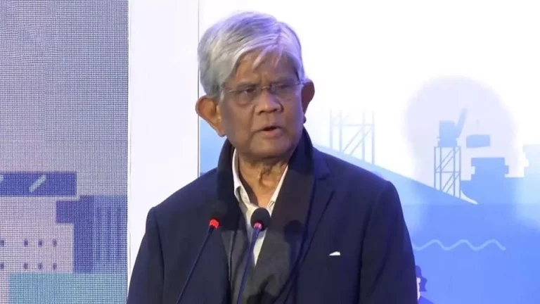 রেল কর্মচারীদের যৌক্তিক দাবি পূরণ: অর্থ উপদেষ্টা