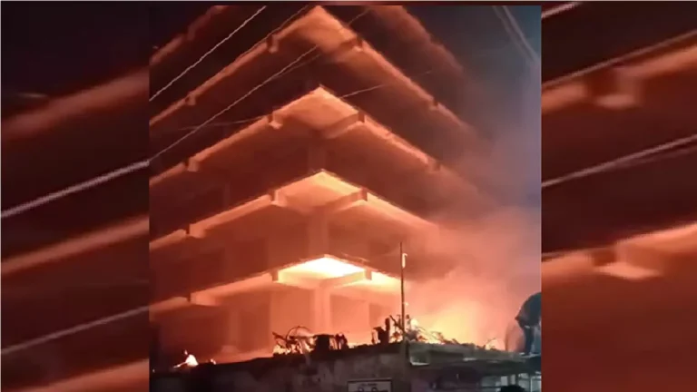 আতশবাজি ও ফানুসের আগুনে রাজধানীর একাধিক স্থানে অগ্নিকাণ্ড