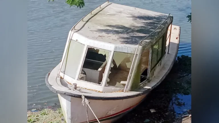 ভোলাতে এক দিনও চলেনি ৩০ লাখ টাকার নৌ অ্যাম্বুলেন্স