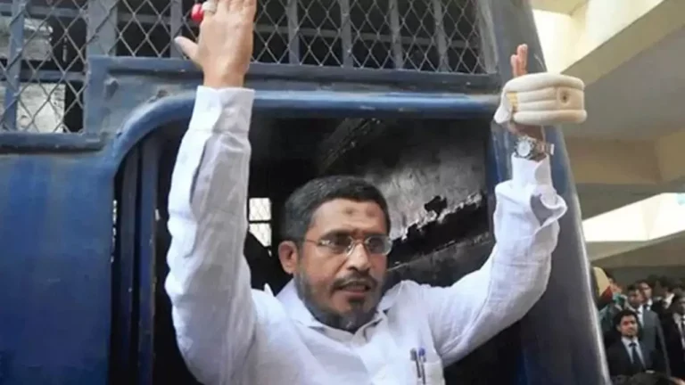 ১০ ট্রাক অস্ত্র মামলায় খালাস পেলেন লুৎফুজ্জামান বাবর