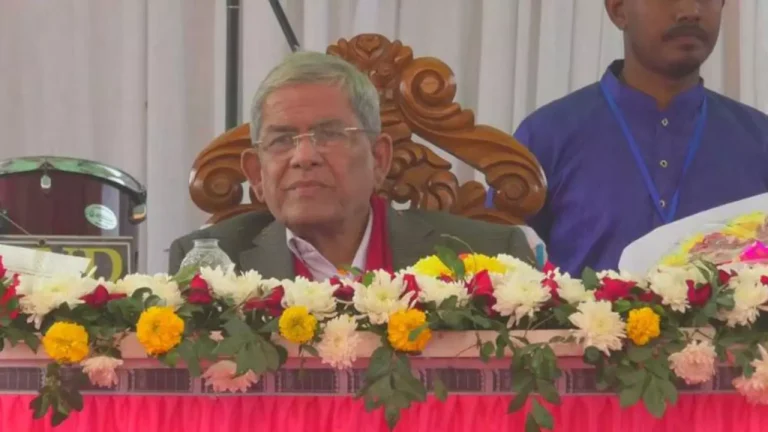 রাজনৈতিক বিরোধে লিপ্ত হওয়া নিয়ে ফখরুলের মন্তব্য: গণতন্ত্র প্রতিষ্ঠার আহ্বান