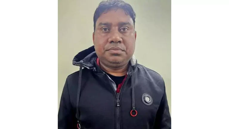 উত্তরা পূর্ব থানা থেকে পালিয়েছেন গ্রেফতার হওয়া সাবেক ওসি শাহ আলম