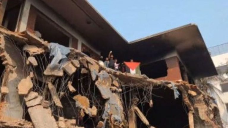 বঙ্গবন্ধুর ৩২ নম্বর বাড়ি ভাঙা নিয়ে যা বললেন সমন্বয়করা