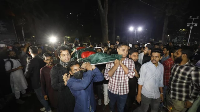 হয় আমরা থাকব না হয় আওয়ামী লীগ থাকবো