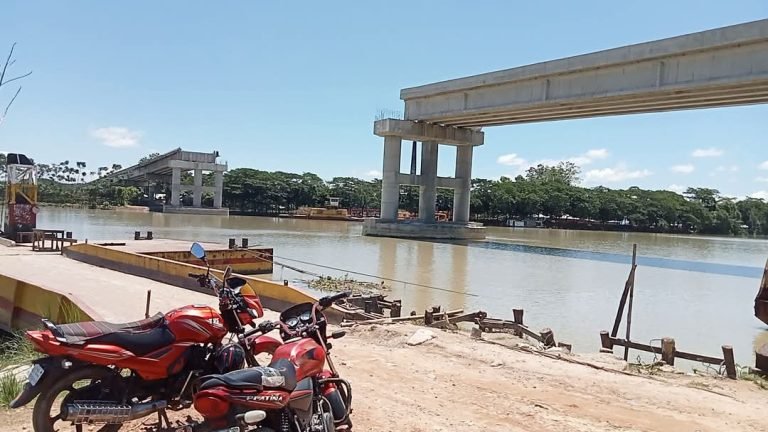বরিশালে উন্নয়ন থমকে, দুর্ভোগে নগরবাসী