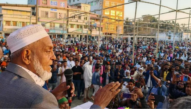 বাউফলে বিএনপির জনসমাবেশে তারেক রহমানের ৩১ দফা উপস্থাপন