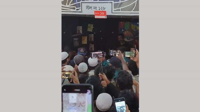 স্টলে হামলা, সব্যসাচীর বিষয়ে সিদ্ধান্ত পরে