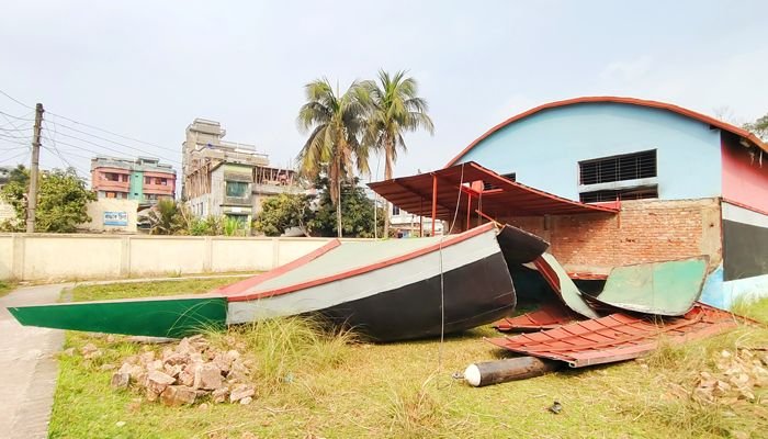 বরগুনায় ভেঙে ফেলা হয়েছে ‘বঙ্গবন্ধু নৌকা জাদুঘর’