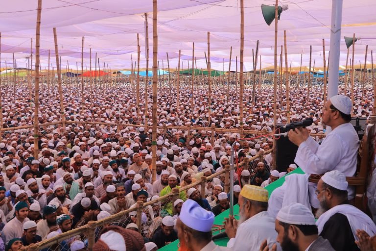 চরমোনাই মাহফিলে লাখো মুসল্লির আমীন ধ্বনিতে শেষ হলো ৩ দিনের ঐতিহাসিক জামায়াত