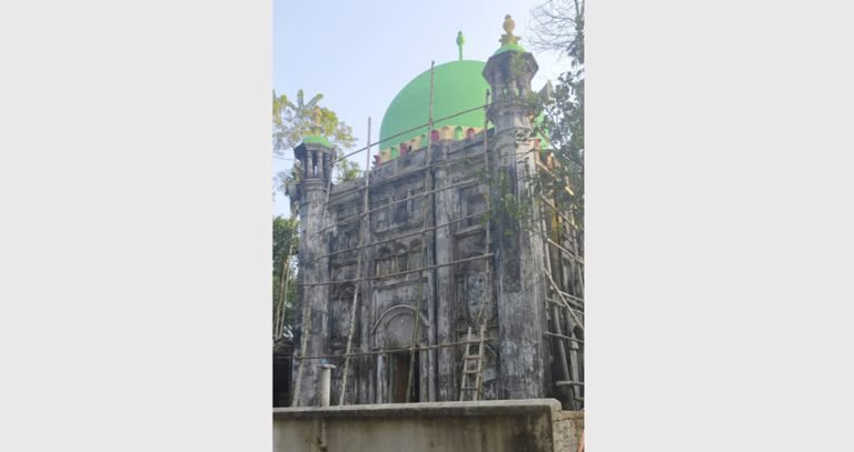 পটুয়াখালীর দশমিনায় ৫০০ বছরের পুরোনো আমির উল্লাহ মুন্সী জামে মসজিদ সংরক্ষণের দাবি