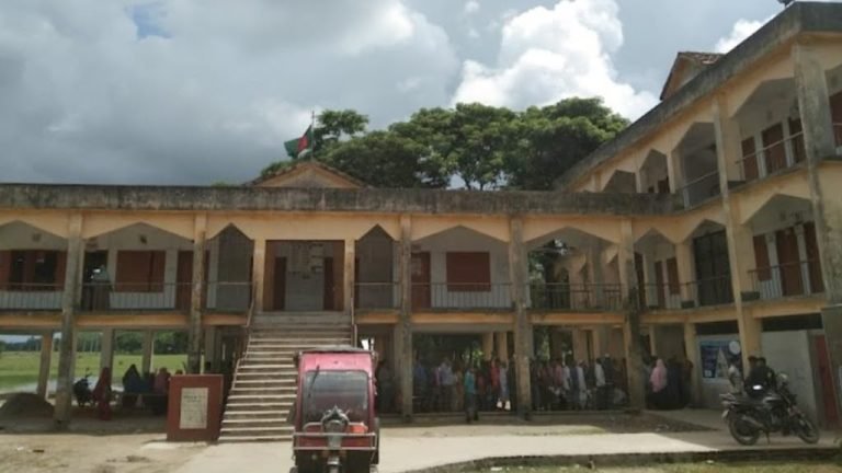 ইউপি চেয়ারম্যান ও সদস্যদের বিরুদ্ধে শোকজ নোটিশ