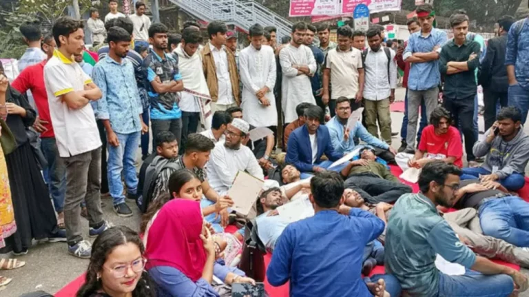 বিবৃতি প্রত্যাখ্যান তিতুমীর শিক্ষার্থীদের, অনশন চালবে