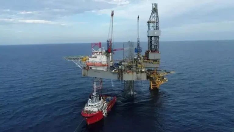 গভীর সাগরে তেল-গ্যাস অনুসন্ধান: অনিশ্চয়তার মুখে বাংলাদেশের স্বপ্ন