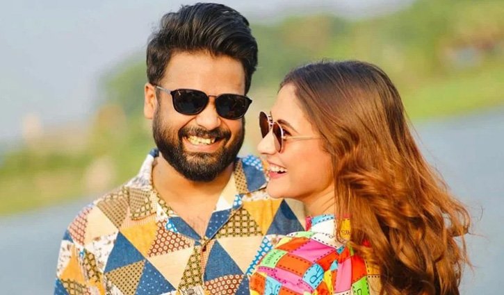 মেহজাবীন-রাজীবের গায়েহলুদ: শুভ পরিণয়ের পথে তারকা যুগল