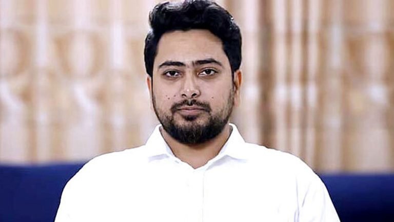 সম্পদের হিসাব দিলেন নাহিদ ইসলাম