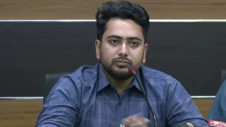 আওয়ামী লীগের রাজনীতিতে থাকার সুযোগ নেই: তথ্য উপদেষ্টা