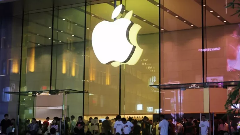 অ্যাপল যুক্তরাষ্ট্রে ৫০০ বিলিয়ন ডলার বিনিয়োগের ঘোষণা