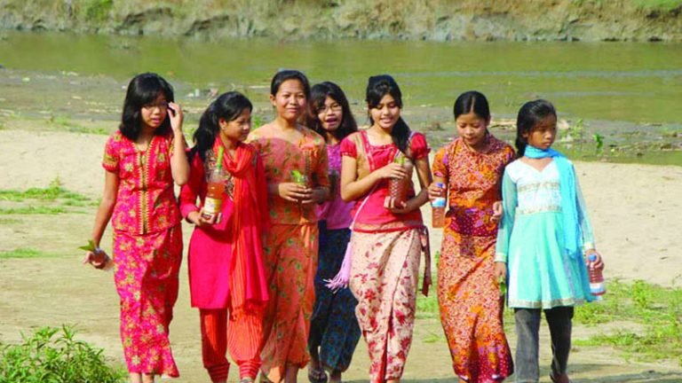 কুয়াকাটায় বিলুপ্তির পথে রাখাইন ভাষা ও সংস্কৃতি