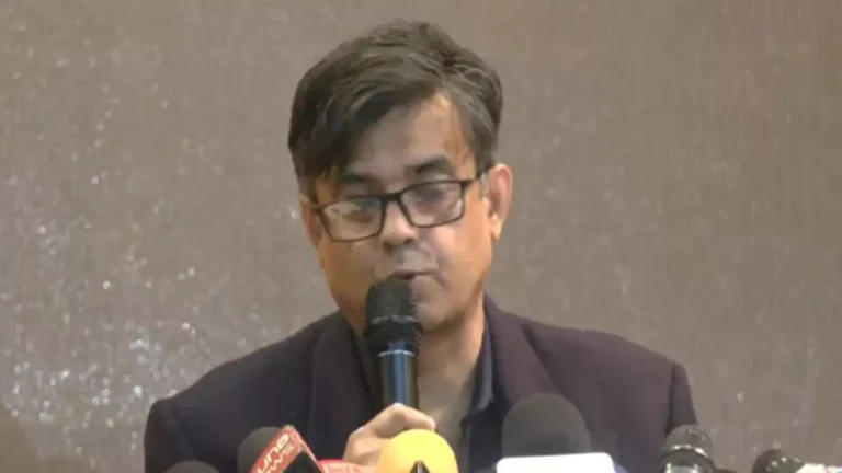 অপরাধপ্রবণ এলাকায় যৌথবাহিনীর টহল বাড়ানোর নির্দেশ প্রধান উপদেষ্টা