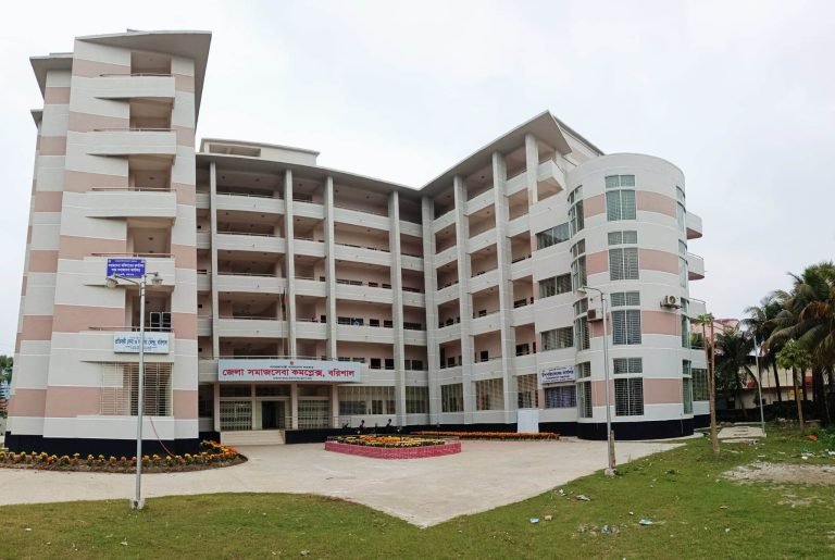 বরিশালে ৭ বছর পরও চালু হয়নি দৃষ্টিপ্রতিবন্ধীদের দুই হোস্টেল, কোটি টাকা গচ্চা