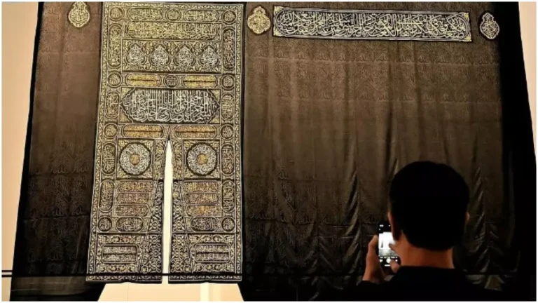 জেদ্দায় কাবার পুরো গিলাফ দেখার সুযোগ