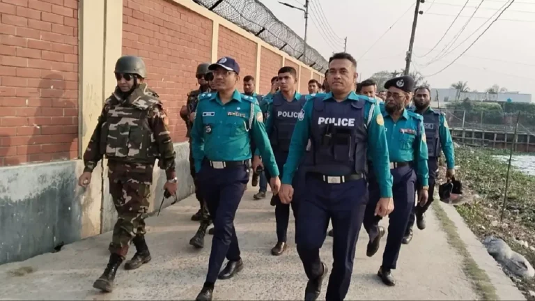 বরিশালে অপারেশন ডেভিল হান্টে গ্রেফতার ১৬ জন