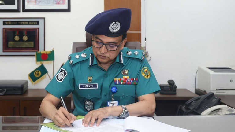 বরিশালের সাবেক পুলিশ কমিশনার সাইফুল ইসলাম আটক