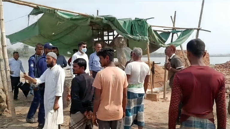 দুমকিতে অবৈধ ইটভাটা উচ্ছেদে ভ্রাম্যমাণ আদালতের ওপর হামলা