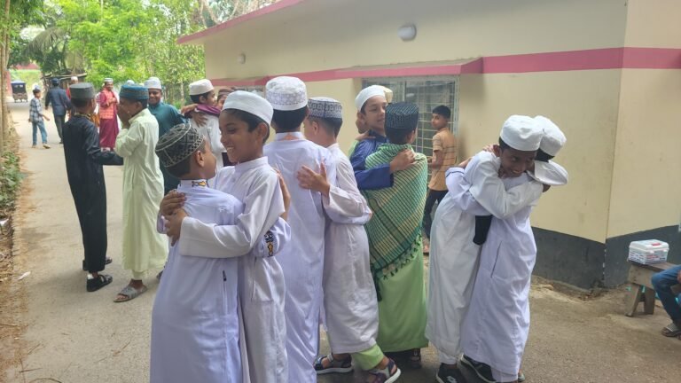 পটুয়াখালীর ৩৫ গ্রামে আগাম ঈদ উদযাপন