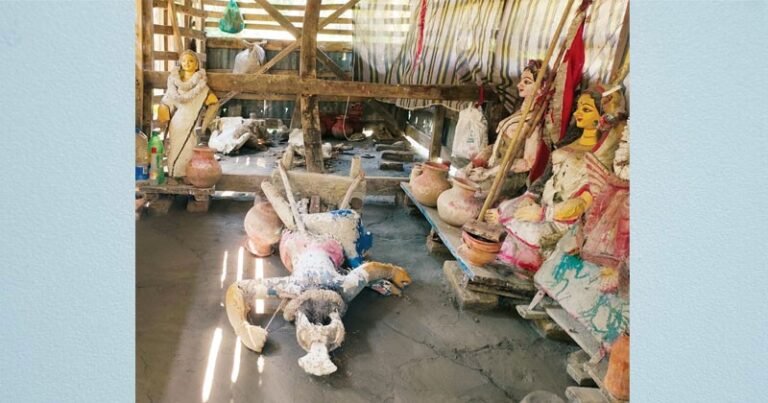 আ.লীগ নেতার বিরুদ্ধে মন্দির ভাঙচুরের অভিযোগে মামলা