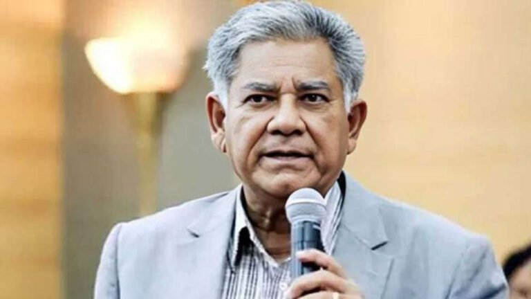 কারখানার গাড়ি বিক্রি করে পোশাক শ্রমিকদের বেতন-ভাতা পরিশোধ