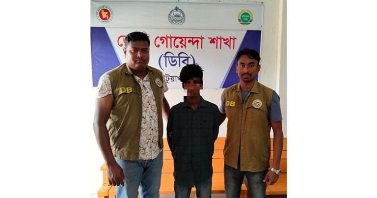 দুমকিতে শহীদ কন্যাকে নির্যাতনের মামলায় পলাতক আসামি গ্রেপ্তার