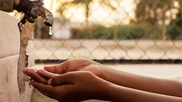 বিশ্ব পানি দিবস: বাড়ছে পানির সংকট, ভোগান্তি তীব্র হচ্ছে