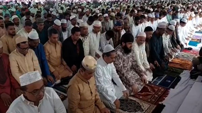 বরিশালে ঈদের প্রধান জামাত অনুষ্ঠিত