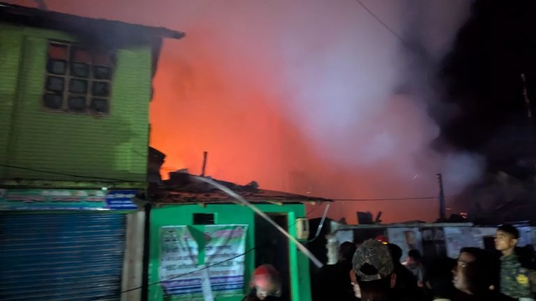 পটুয়াখালীতে ভয়াবহ অগ্নিকাণ্ড, ৫টি বসতঘর ও ২টি ব্যবসা প্রতিষ্ঠান পুড়ে ছাই