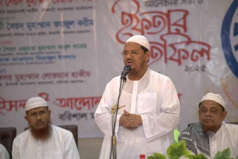 “রোহিঙ্গা সংকট সমাধানে জাতিসংঘকে উদ্যোগ নিতে হবে: পীর সাহেব চরমোনাই”