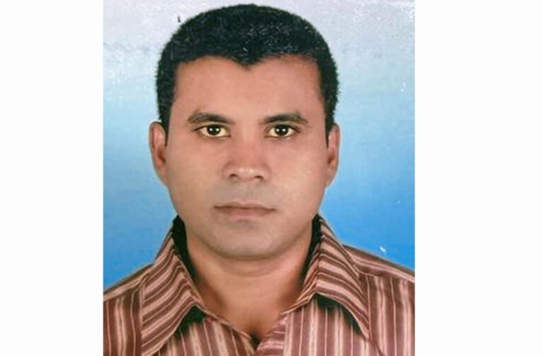 বরিশালের এ.কে স্কুলের এডহক কমিটির সভাপতি হিসেবে আজিজুর রহমান মামুন