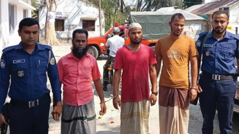 ক্ষতিকর রং মিশিয়ে বিস্কুট তৈরি, বরগুনায় তিনজন কারাগারে