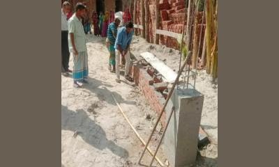 বাকেরগঞ্জে সরকারি জমিতে অবৈধ স্থাপনা উচ্ছেদ